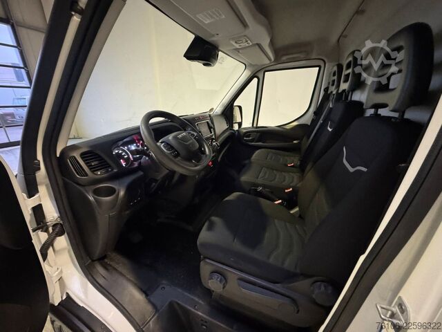 Bestelwagen met verhoogd dak IVECO Daily 50C18 Kastenwagen *Navi*Ahk**