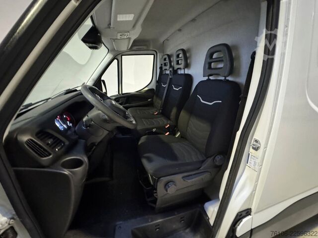 Bestelwagen met verhoogd dak IVECO Daily 50C18 Kastenwagen *Navi*Ahk**
