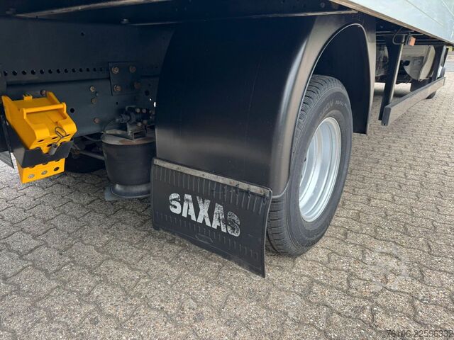 Vrachtwagen met bakwagen IVECO Daily 72C18 Hi Matic Koffer mit Ladebordwand