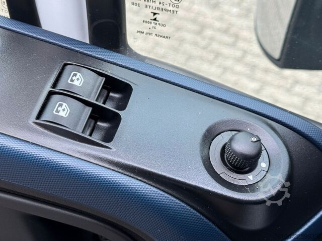 Vrachtwagen met bakwagen IVECO Daily 72C18 Hi Matic Koffer mit Ladebordwand
