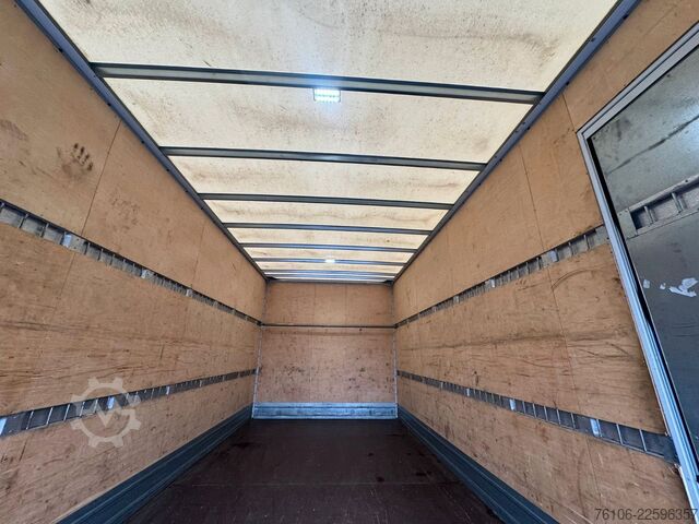 Fourgon tôlé FUSO Canter 7C18 Koffer mit Ladebordwand *Klima*