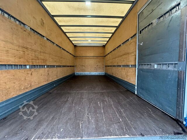 Fourgon tôlé FUSO Canter 7C18 Koffer mit Ladebordwand *Klima*