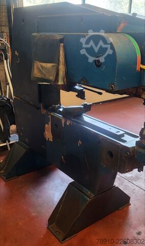 Grignoteadora universal de garganta profunda Pullmax P 21 S