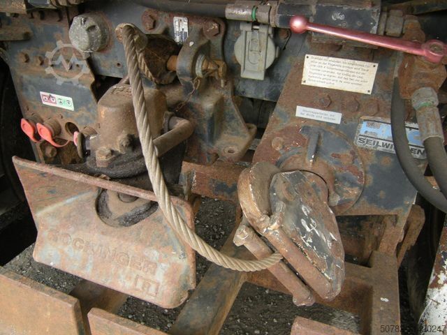 Furgone ribaltabile a tre lati MERCEDES-BENZ Unimog U1250 mit Kran MKG 105