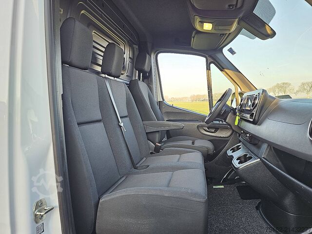 Bestelauto MERCEDES-BENZ SPRINTER 317 L2H2 Mbux10 Navi