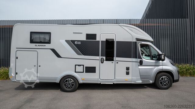 ADRIA MATRIX 670 SL - 60 ÉV FÉLIG INTEGRAL ÚJ ADRIA MATRIX 670 SL - 60Y
