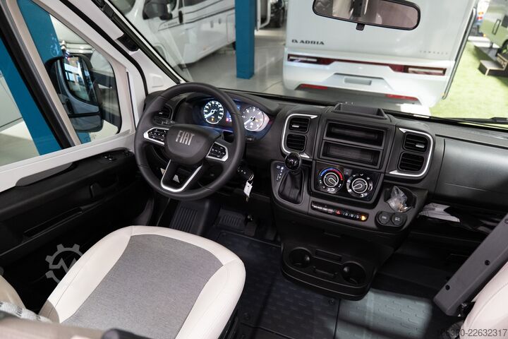 ADRIA MATRIX 670 SL - 60 ÉV FÉLIG INTEGRAL ÚJ ADRIA MATRIX 670 SL - 60Y
