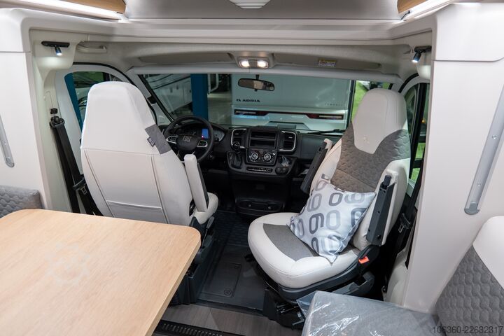 ADRIA MATRIX 670 SL - 60 ÉV FÉLIG INTEGRAL ÚJ ADRIA MATRIX 670 SL - 60Y
