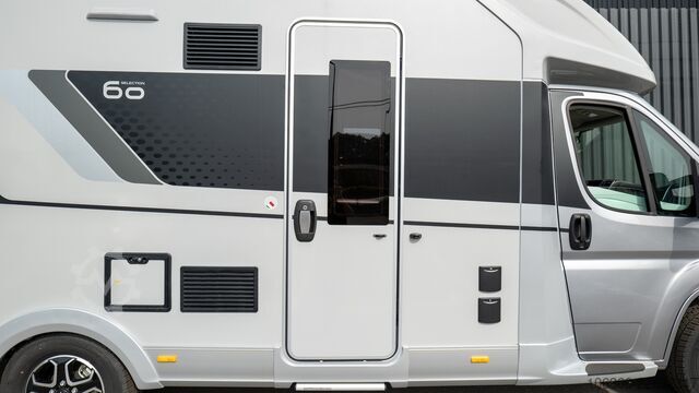 ADRIA MATRIX 670 SL - 60 ÉV FÉLIG INTEGRAL ÚJ ADRIA MATRIX 670 SL - 60Y