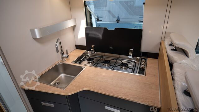 ADRIA MATRIX 670 SL - 60 ÉV FÉLIG INTEGRAL ÚJ ADRIA MATRIX 670 SL - 60Y