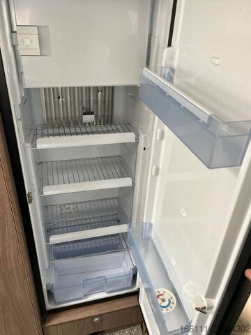 Caravana semiintegrada BÜRSTNER Nexxo T 660 - Festbett -  - Klima -