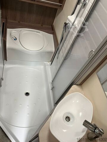 Caravana semiintegrada BÜRSTNER Nexxo T 660 - Festbett -  - Klima -