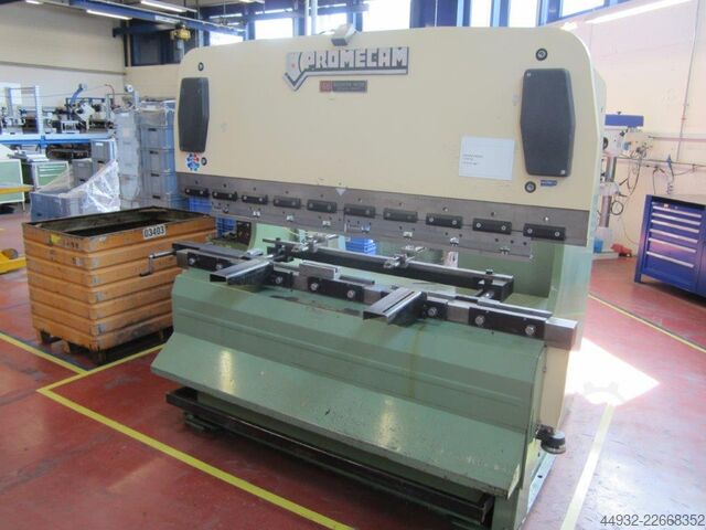 πρέσα κάμψης PROMECAM RG 102