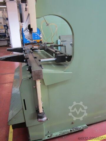 πρέσα κάμψης PROMECAM RG 102