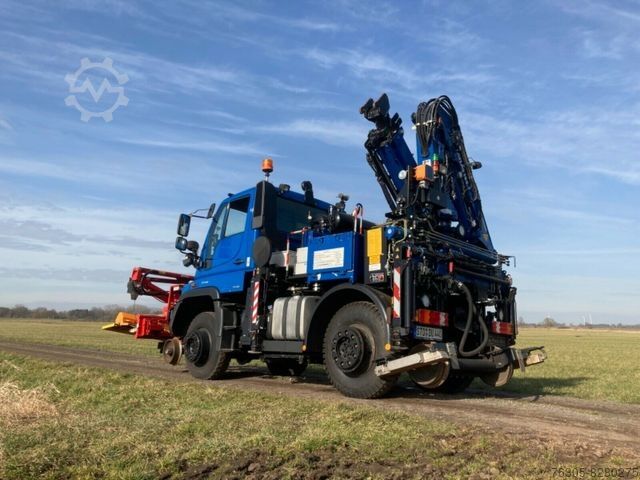 Camion à usage spécial MERCEDES-BENZ Unimog