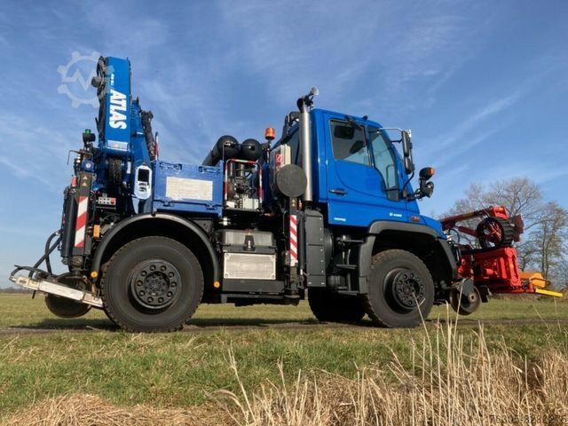 Camion à usage spécial MERCEDES-BENZ Unimog