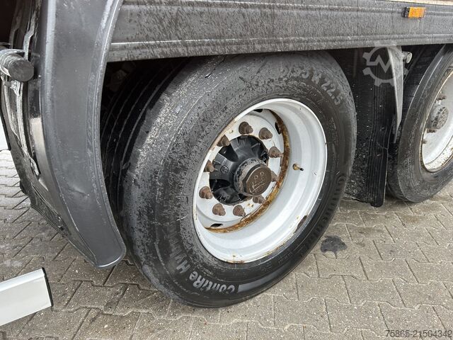 Gekoeld/bevroren transport SOR Iberica SOR-S3E / Carrier Vector 1550 / Frigo / Loadlif...