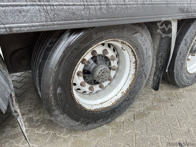 Gekoeld/bevroren transport SOR Iberica SOR-S3E / Carrier Vector 1550 / Frigo / Loadlif...