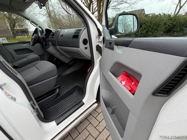 Minibus VOLKSWAGEN T5 Kombi Lang 2.0 Tdi BlueMotion 9 Sitze DSG
