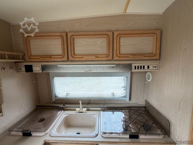 Caravan  Award Daystar 8010 Wohnwagen Boiler Backoven Wc