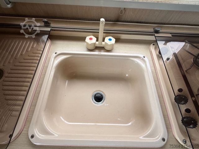 Caravan  Award Daystar 8010 Wohnwagen Boiler Backoven Wc