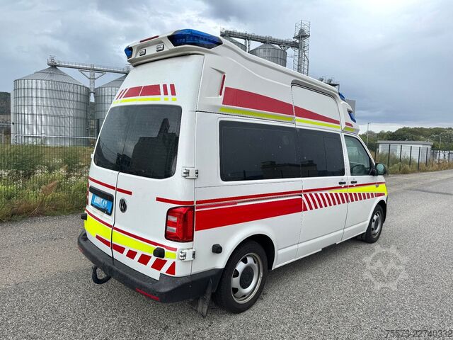 Samochód strażacki VW VW T6,2.0 TDI Krankentrage und Sessel