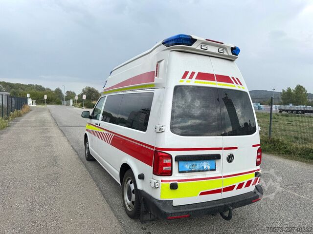 Samochód strażacki VW VW T6,2.0 TDI Krankentrage und Sessel