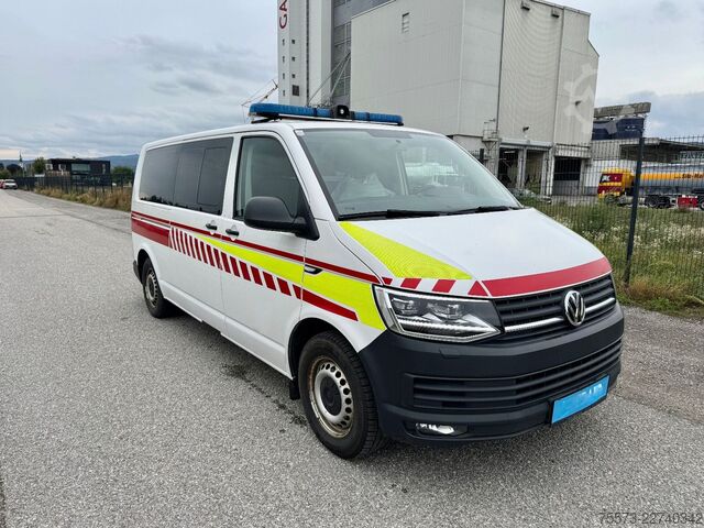 Samochód strażacki VW VW T6,2.0 TDI. Trage und Sessel