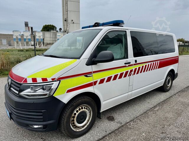 Hasičské auto VW VW T6,2.0 TDI. Trage und Sessel