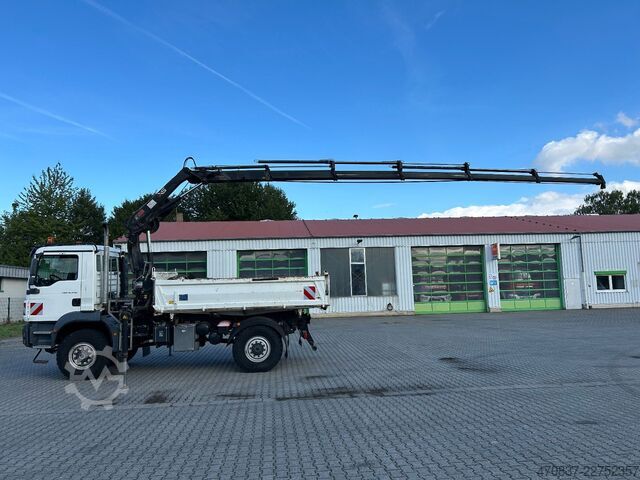 Camión volquete trilateral MAN TGM 18.250 BB / 4x4 / Hiab 099 Funk Greifer