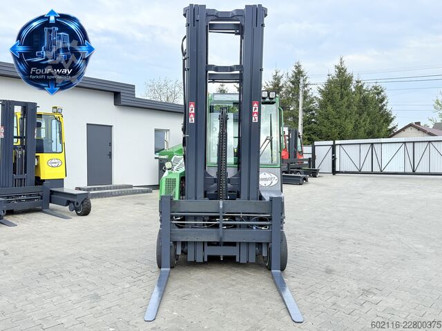 Carrello elevatore a 4 direzioni Combilift CB4000 GAS TRIPLEX 6800 POSITIONER CABIN