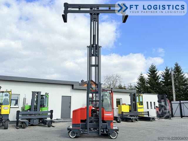 Carrello elevatore a 4 direzioni Combilift C3000ET TRIPLEX 5940 WIDE FORK POSITIONE