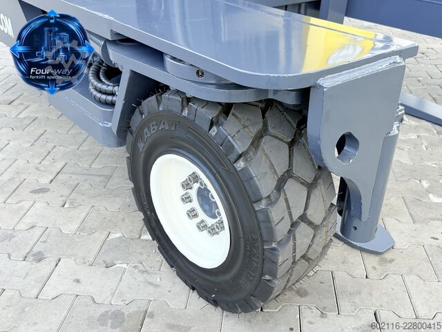 Carrello elevatore a 4 direzioni Combilift C5000XL GAS DUPLEX 4500MM POSITIONER