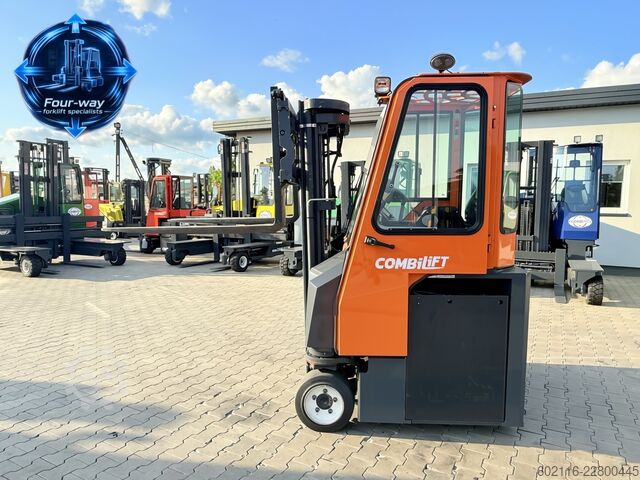 Wózek widłowy czterokierunkowy Combilift CBE2500 TRIPLEX 4900 POSITIONER CABIN