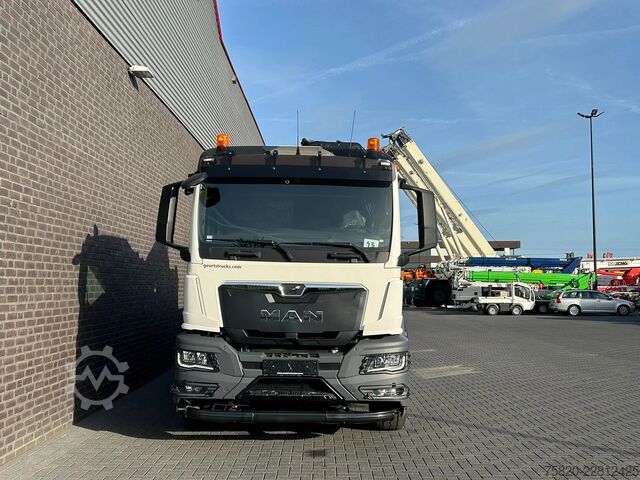 Vrachtwagen met kraan MAN TGS 35.510 8X4H BL BAKWAGEN +HMF 7020 K7 KRAAN/...
