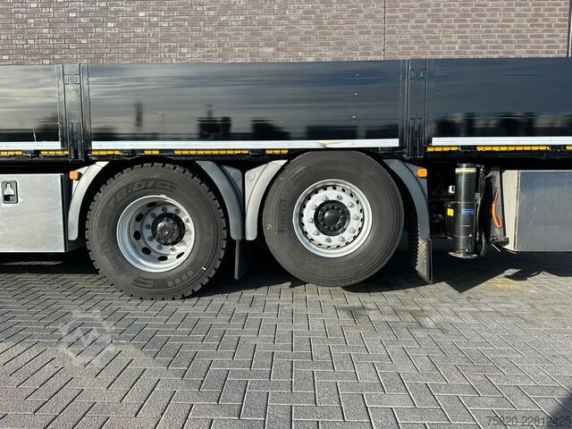 Vrachtwagen met kraan MAN TGS 35.510 8X4H BL BAKWAGEN +HMF 7020 K7 KRAAN/...