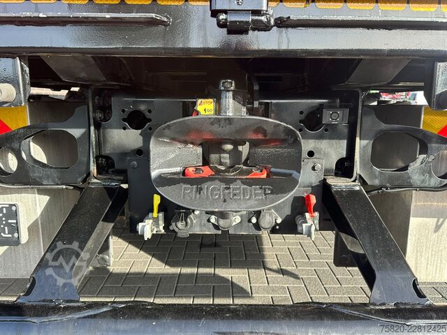 Vrachtwagen met kraan MAN TGS 35.510 8X4H BL BAKWAGEN +HMF 7020 K7 KRAAN/...