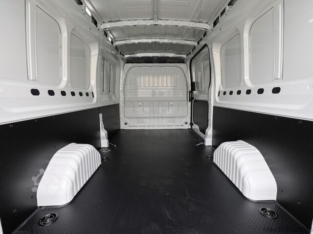 Furgão de painéis Maxus DELIVER 9