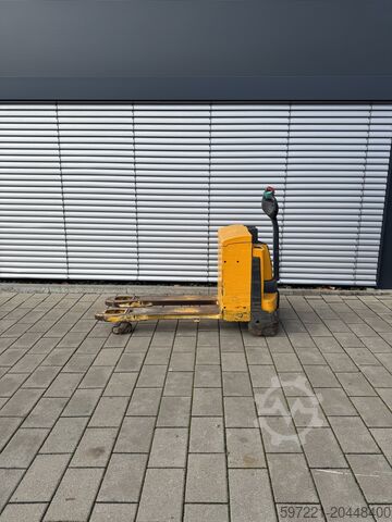 Transpallet elettrici Jungheinrich EJE 118