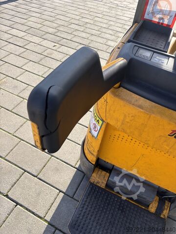 Palletstapelaars Jungheinrich ERC 214