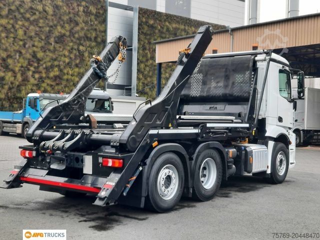Skip truck MERCEDES-BENZ 2553 L ACTROS Nachlauf-Lenkachse Liege