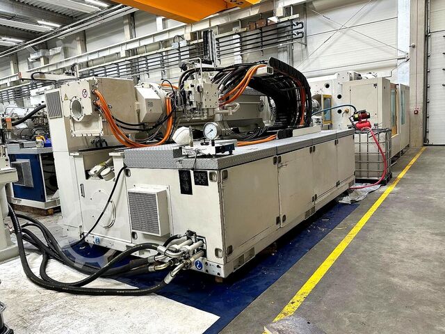 Vstřikovací stroj KraussMaffei KM 950-17200 MX