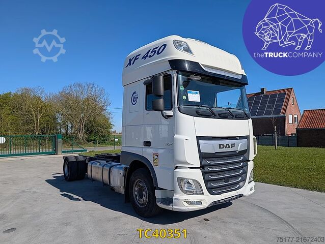 Chassis with cab DAF XF 450