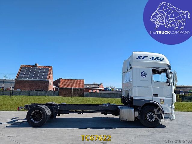 Chassis with cab DAF XF 450