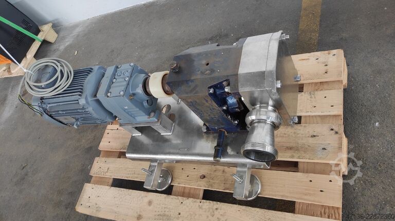 Pompe à pistons rotatifs 10 000 l/h refroidie  