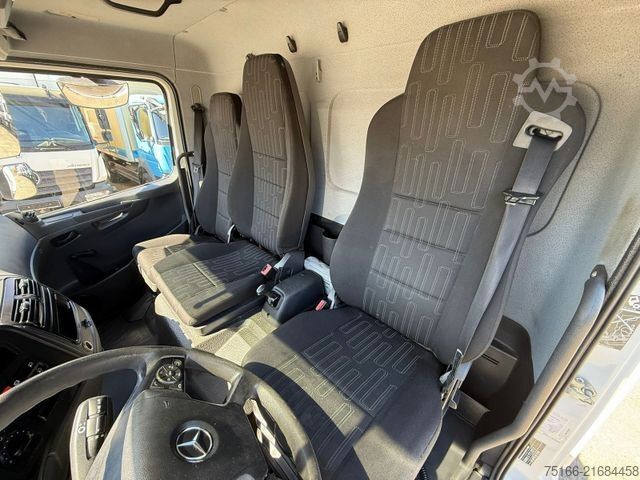 Furgon skrzyniowy MERCEDES-BENZ ATEGO 816 L Koffer 6,10 m LBW 1 T* KLIMA+3-Sitze