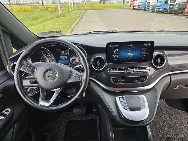 Passenger transportation MERCEDES-BENZ EQV 300 5 + 2 Zits Rolstoel!