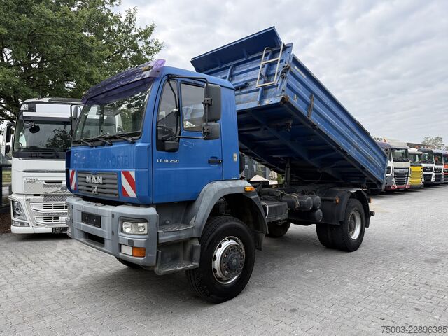 Τρίπλευρο ανατρεπόμενο φορτηγό MAN LE 18.250 4X4 BB Meiller