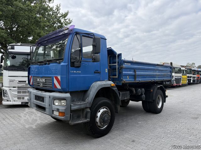 Τρίπλευρο ανατρεπόμενο φορτηγό MAN LE 18.250 4X4 BB Meiller