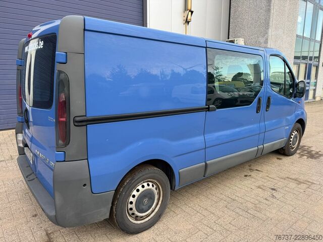 Teslimat kamyoneti çift kabin Opel Vivaro **5 SEATS-BELGIAN ORIGINE**